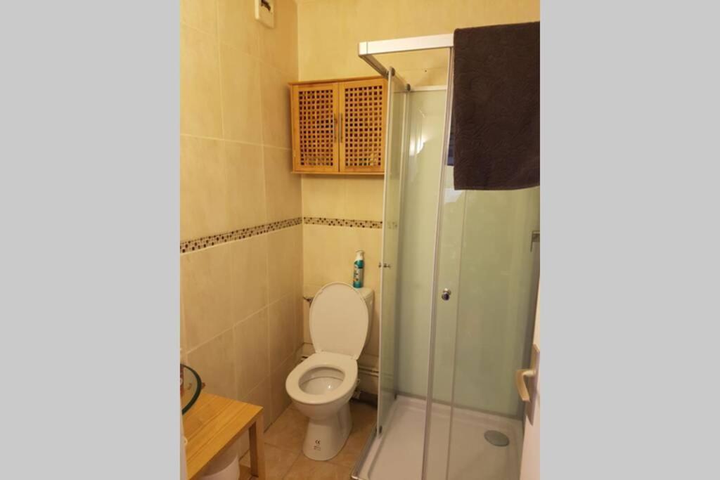 קאוטרט Studio Idealement Situe מראה חיצוני תמונה