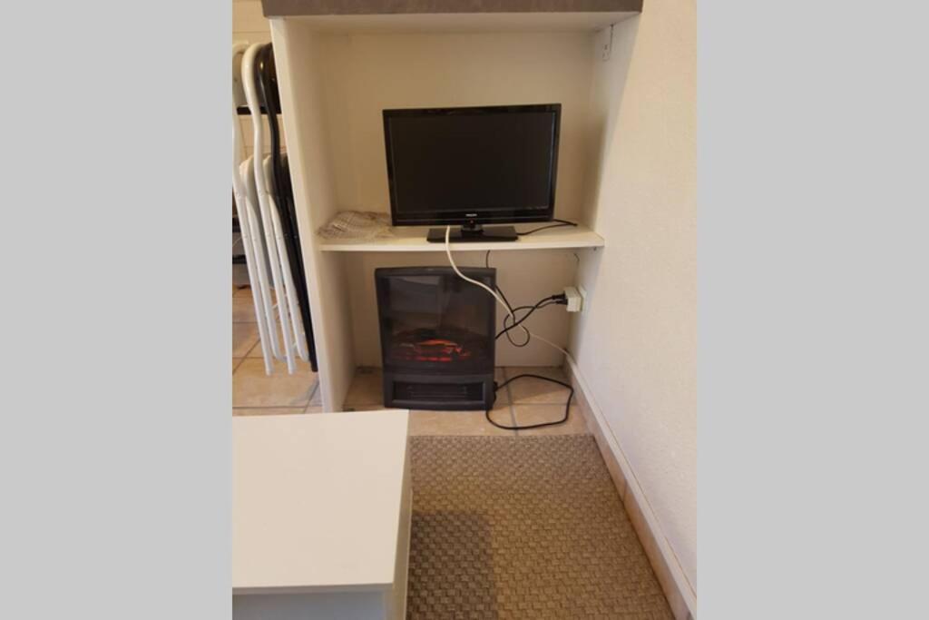 קאוטרט Studio Idealement Situe מראה חיצוני תמונה